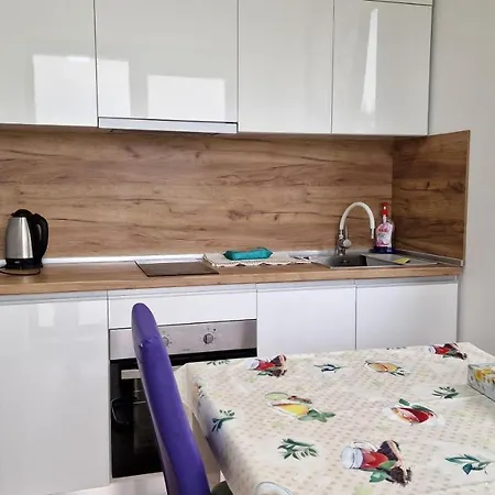 Dom wakacyjny Ray Seaview Guest House. уютный домик в варне Warna