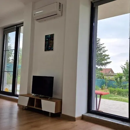 Dom wakacyjny Ray Seaview Guest House. уютный домик в варне Warna