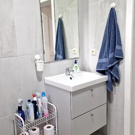 Ray Seaview Guest House. уютный домик в варне
