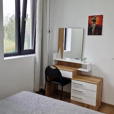 Ray Seaview Guest House. уютный домик в варне * Warna